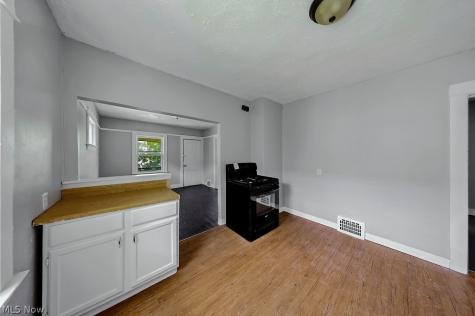 11702 Honeydale Avenue Cleveland OH 44120