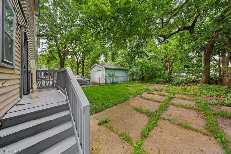 11702 Honeydale Avenue Cleveland OH 44120