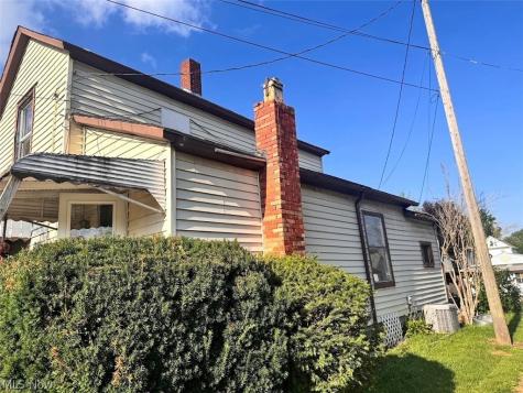 275 21st Street NW Barberton OH 44203