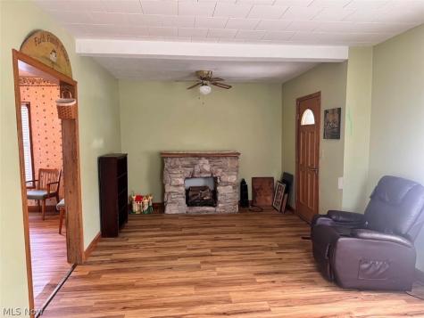 275 21st Street NW Barberton OH 44203