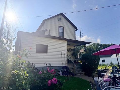 275 21st Street NW Barberton OH 44203