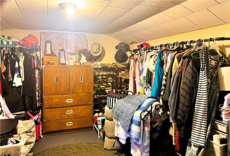 275 21st Street NW Barberton OH 44203