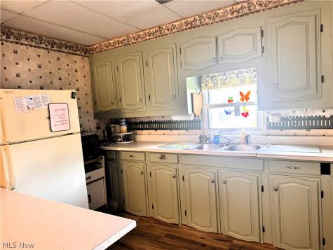 275 21st Street NW Barberton OH 44203