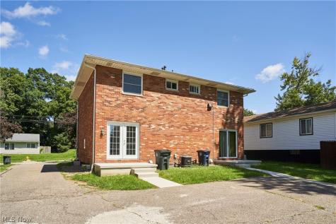 926 Russell Avenue Akron OH 44307