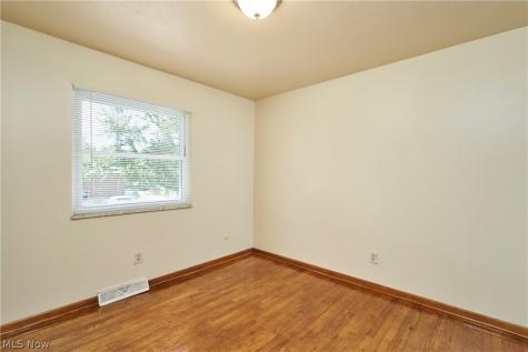 926 Russell Avenue Akron OH 44307