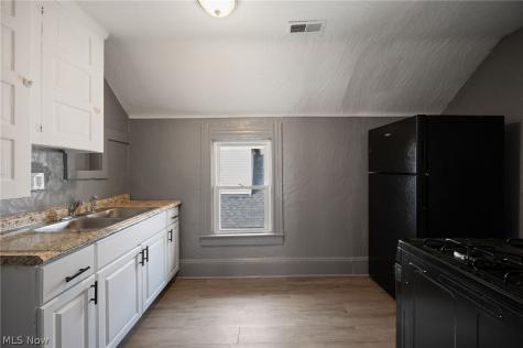2180 W 83rd Street Cleveland OH 44102