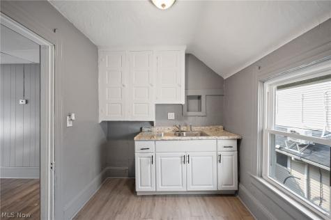 2180 W 83rd Street Cleveland OH 44102