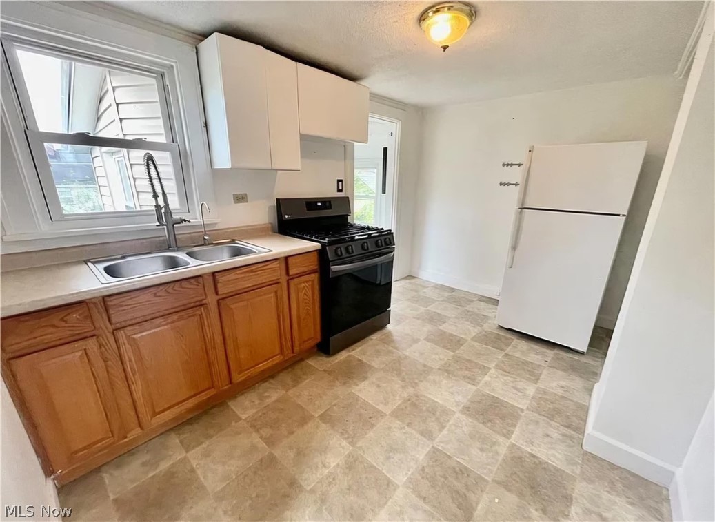 2433 Tuxedo Avenue Parma OH 44134