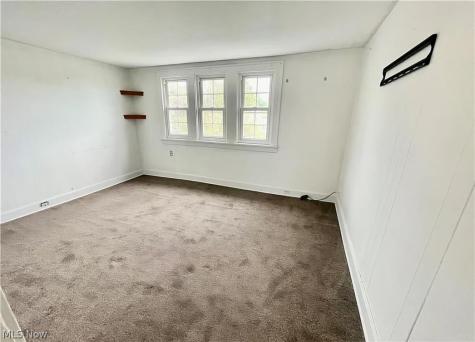 2433 Tuxedo Avenue Parma OH 44134