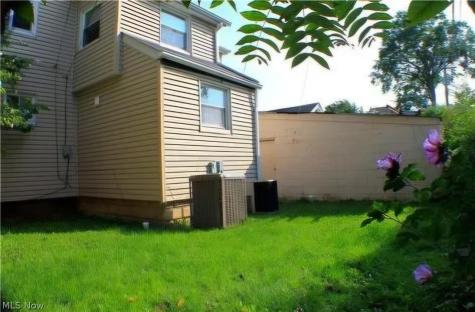 2433 Tuxedo Avenue Parma OH 44134