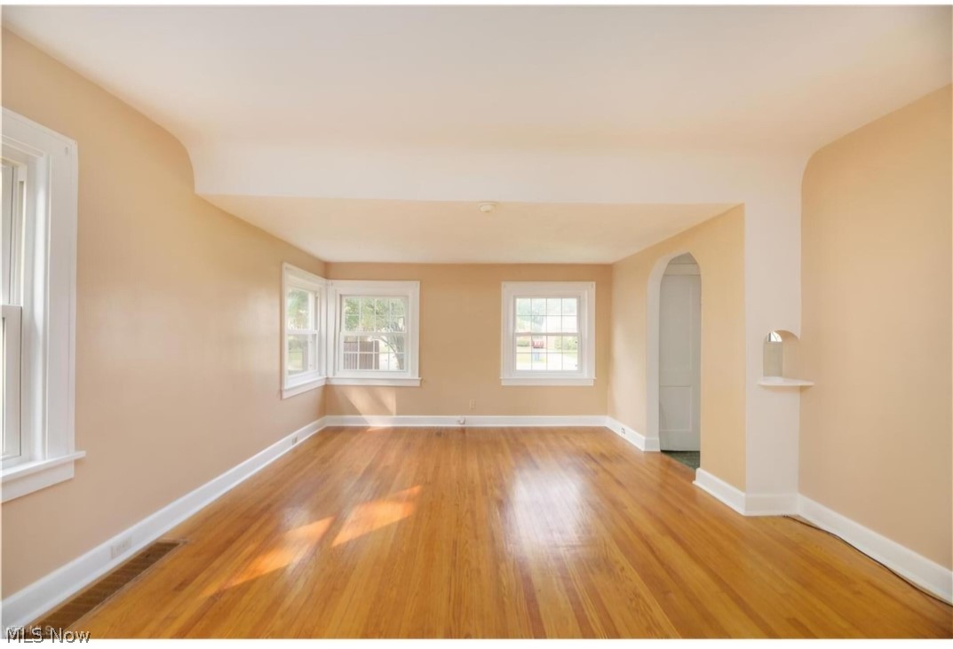 2433 Tuxedo Avenue Parma OH 44134