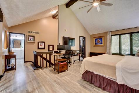 3153 N River Road Stow OH 44224