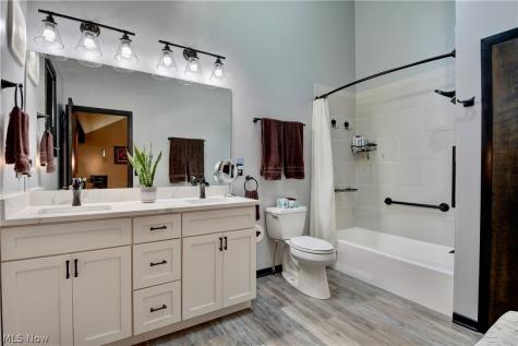 3153 N River Road Stow OH 44224