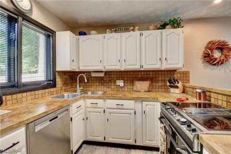 3153 N River Road Stow OH 44224