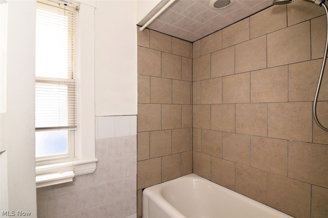 3186 W 88th Street Cleveland OH 44102