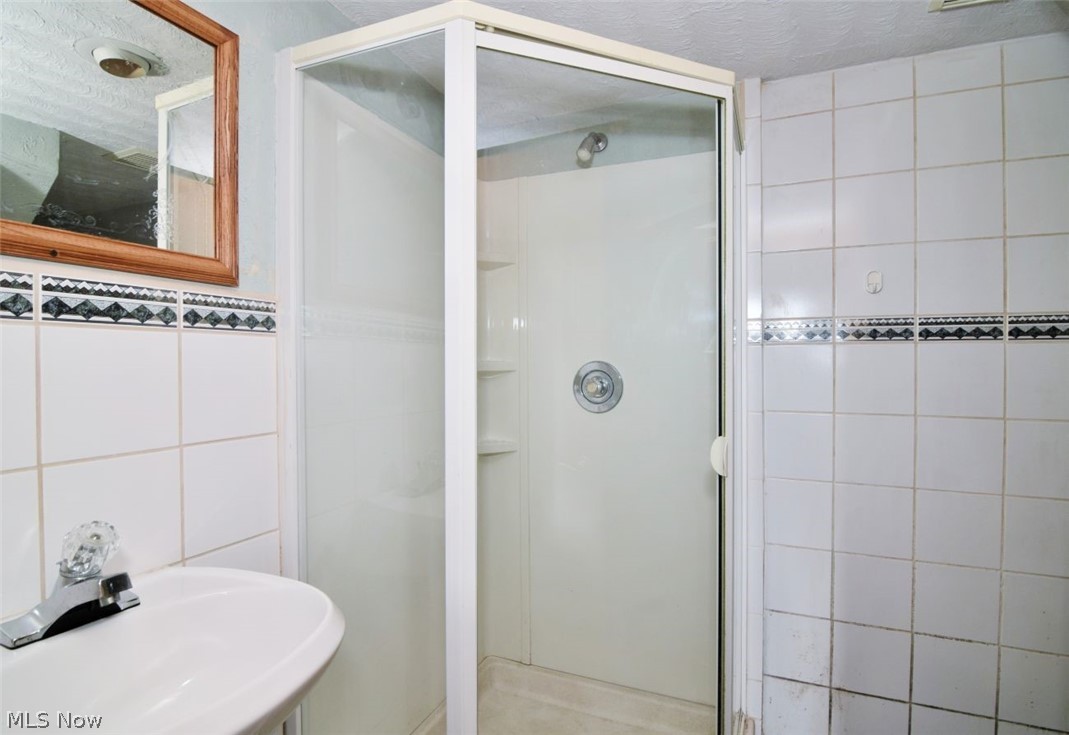 3186 W 88th Street Cleveland OH 44102