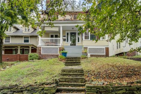 2245 Bellfield Cleveland Heights OH 44106