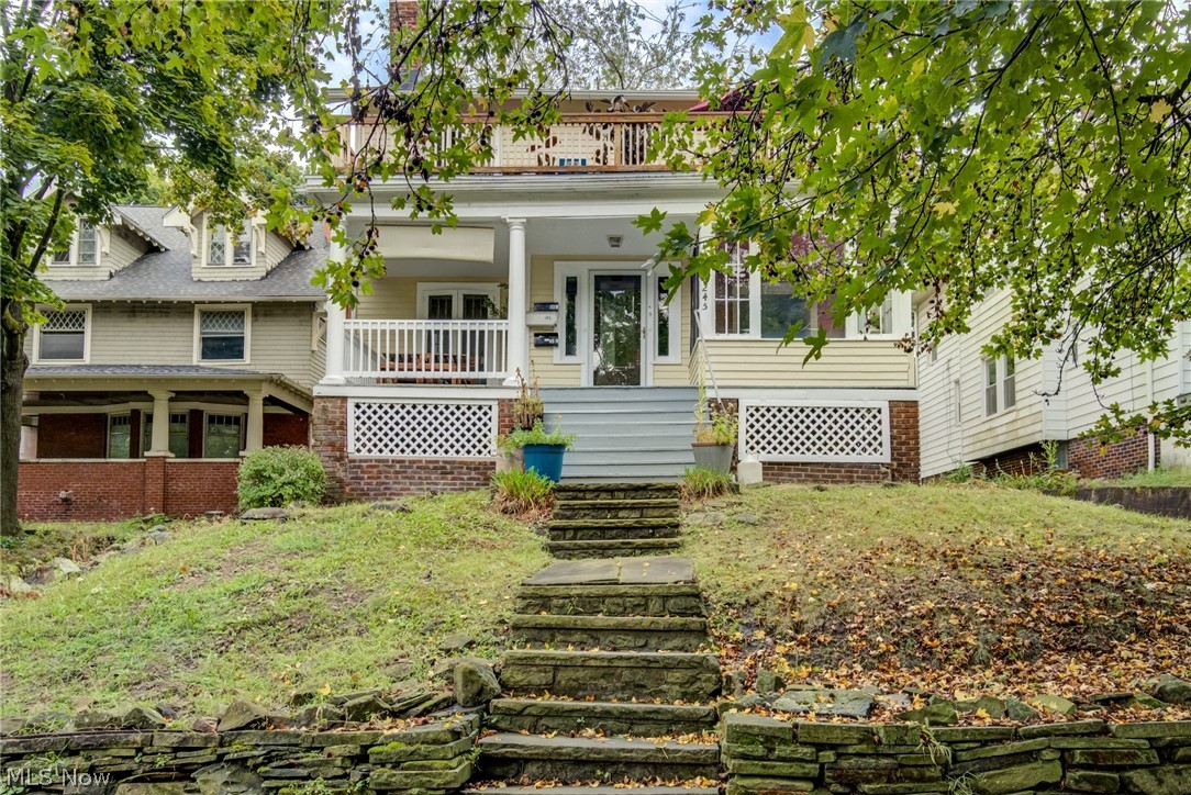 2245 Bellfield Cleveland Heights OH 44106