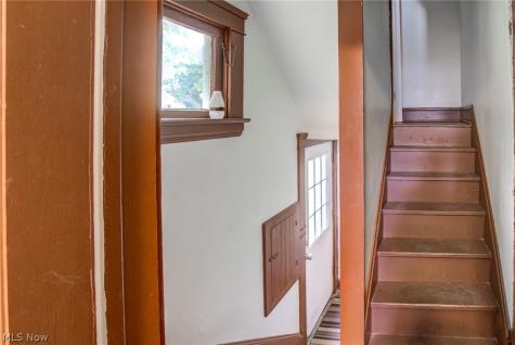 2245 Bellfield Cleveland Heights OH 44106