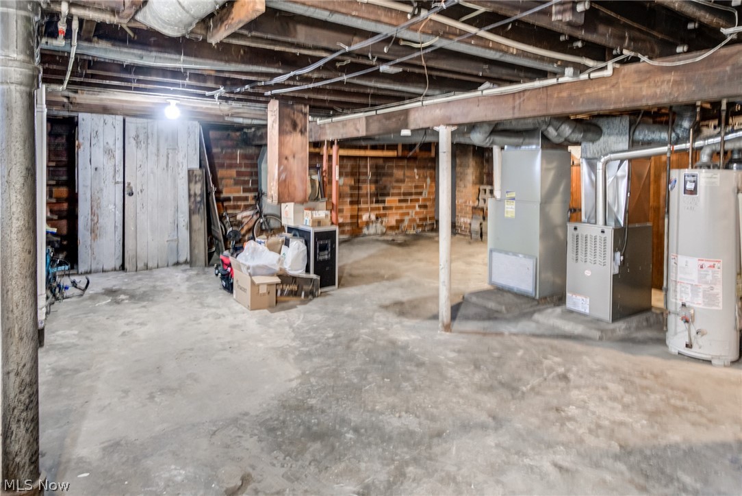 2245 Bellfield Cleveland Heights OH 44106