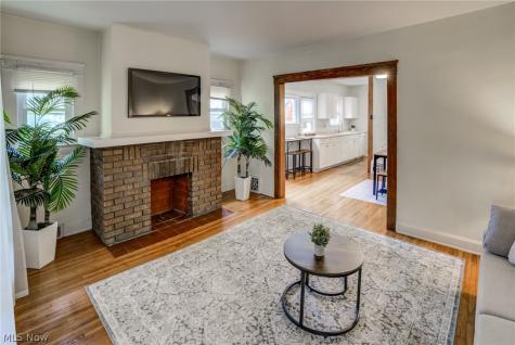 2245 Bellfield Cleveland Heights OH 44106