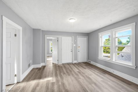 4019 Newark Avenue Cleveland OH 44109