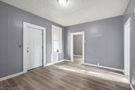 4019 Newark Avenue Cleveland OH 44109