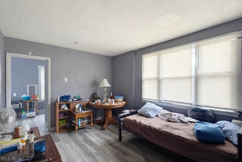 4019 Newark Avenue Cleveland OH 44109