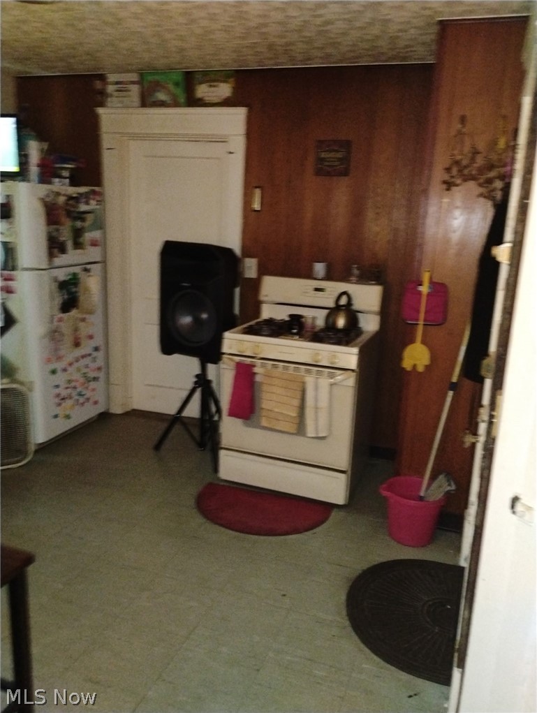 10809 Woodstock Avenue Cleveland OH 44104