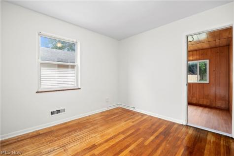 3113 Snow Road Parma OH 44134