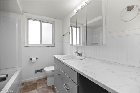 3113 Snow Road Parma OH 44134