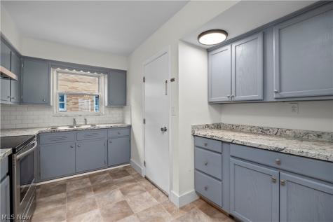 3113 Snow Road Parma OH 44134