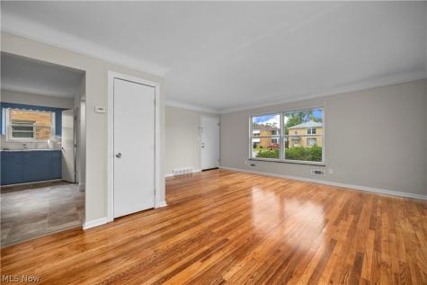 3113 Snow Road Parma OH 44134