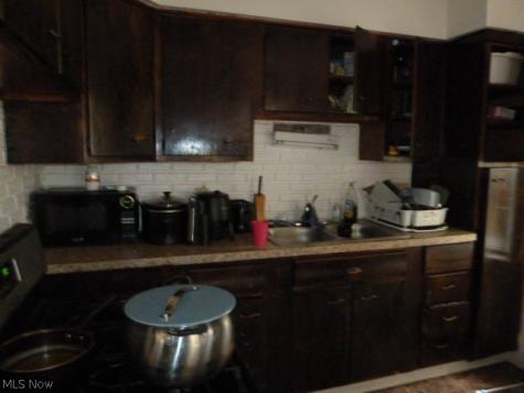 1605 Treadway Avenue Cleveland OH 44109