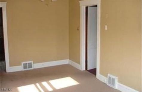 16523 Kipling Avenue Cleveland OH 44110