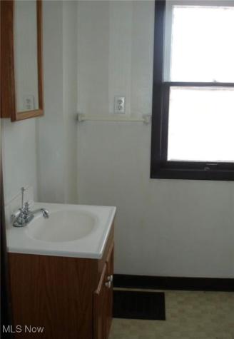 16523 Kipling Avenue Cleveland OH 44110