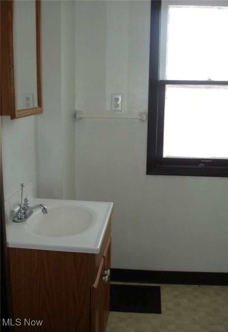 16523 Kipling Avenue Cleveland OH 44110