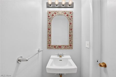 21030-21040 Detroit Road Rocky River OH 44116