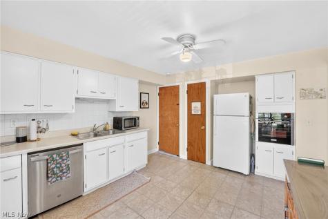 21030-21040 Detroit Road Rocky River OH 44116