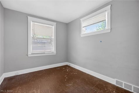 7425 Indiana Avenue Cleveland OH 44105