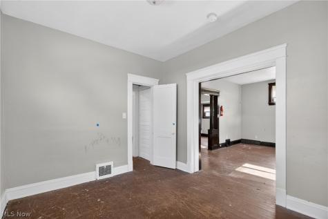 7425 Indiana Avenue Cleveland OH 44105