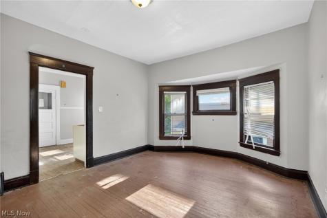 7425 Indiana Avenue Cleveland OH 44105
