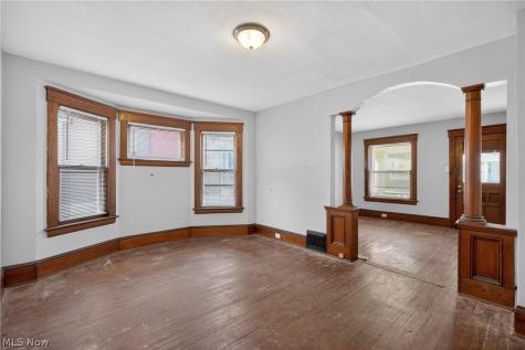 7425 Indiana Avenue Cleveland OH 44105