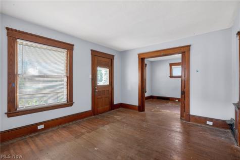 7425 Indiana Avenue Cleveland OH 44105