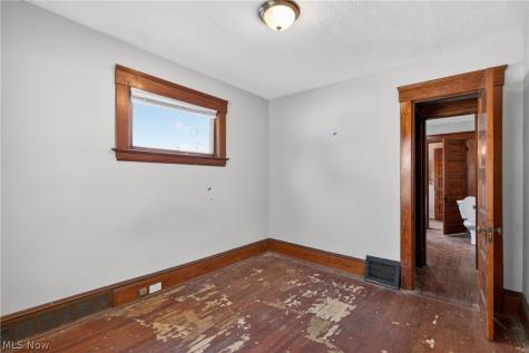 7425 Indiana Avenue Cleveland OH 44105