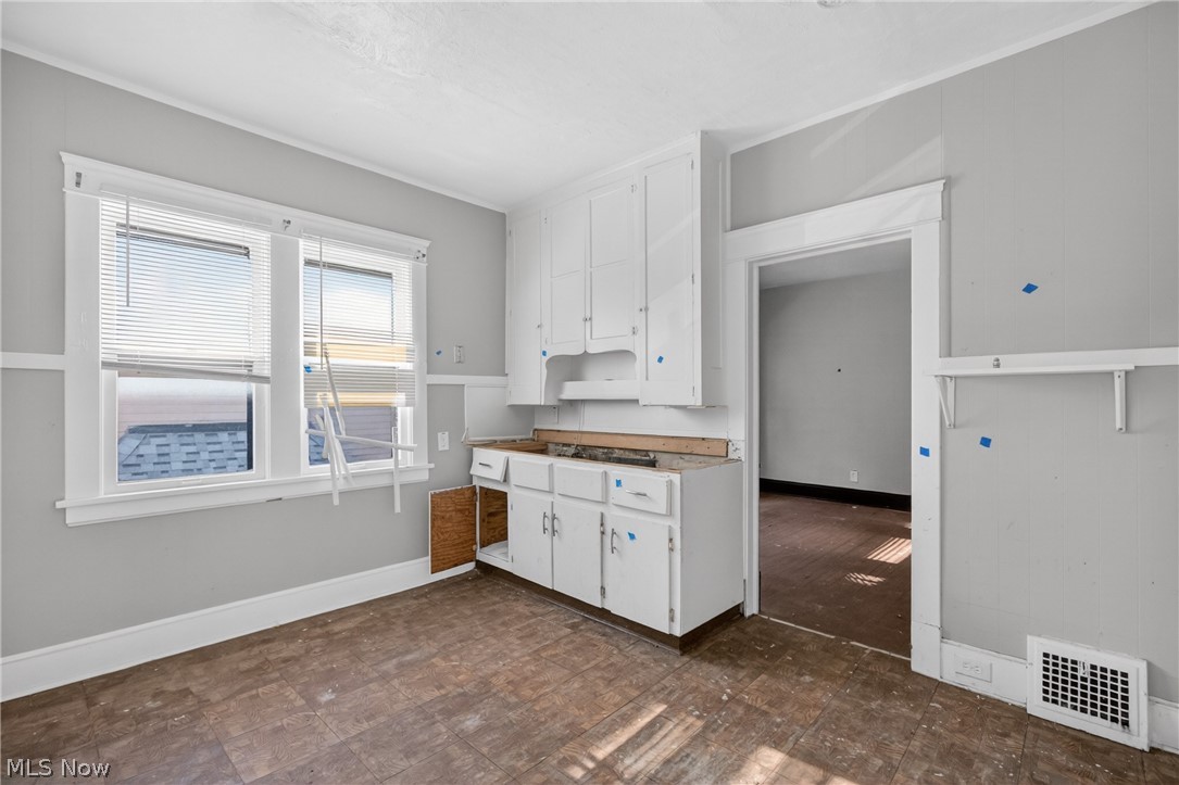 7425 Indiana Avenue Cleveland OH 44105