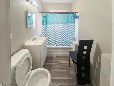 3876 E 143rd Street Cleveland OH 44128