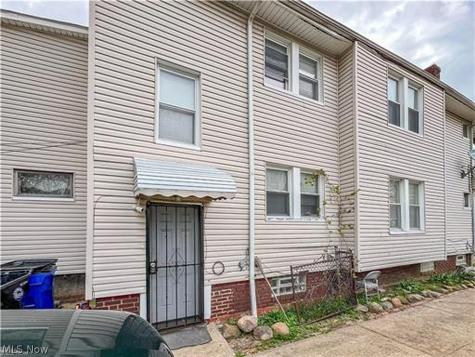 3876 E 143rd Street Cleveland OH 44128