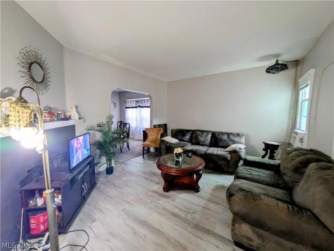 3389 Desota Avenue Cleveland Heights OH 44118