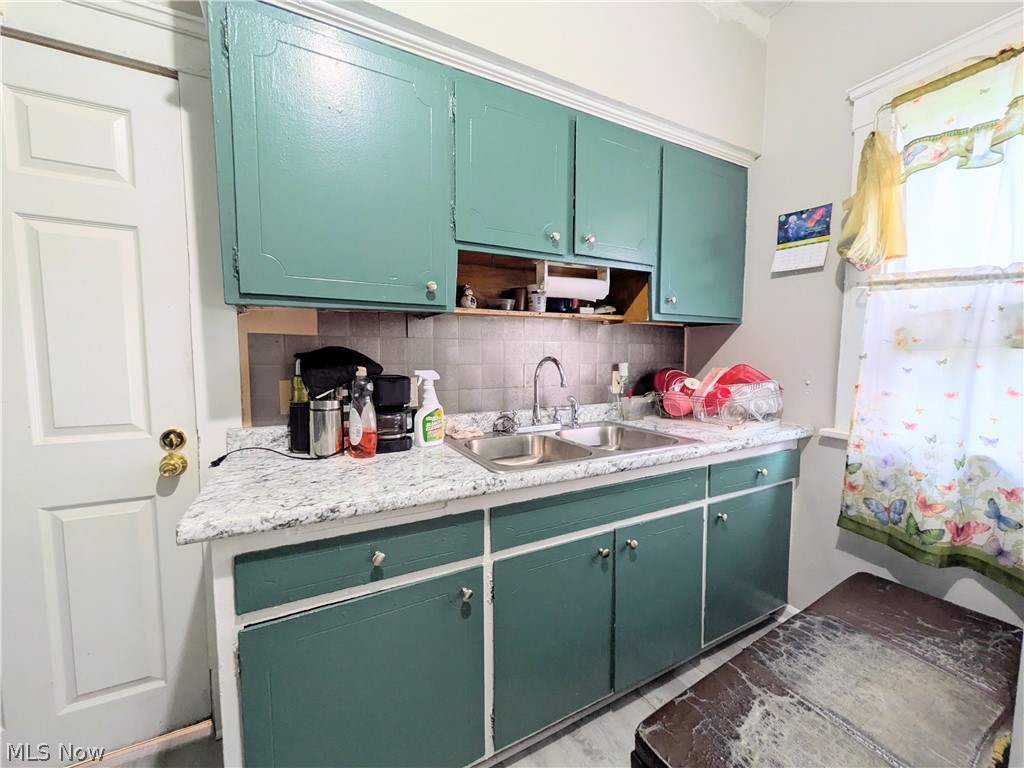 3389 Desota Avenue Cleveland Heights OH 44118